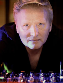 DJ JOHANNES